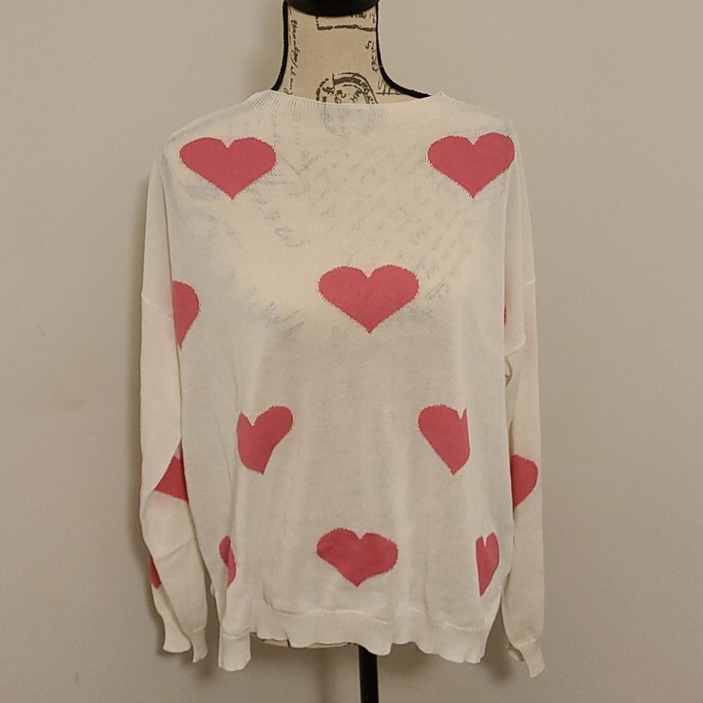 BRAND NEW lightweight white and pink 💗sweater. VALENTINES & HEARTS 💕